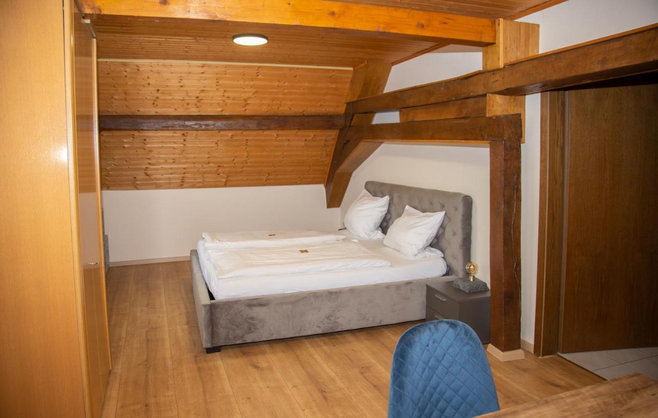 Hotel Weinhaus Kurtrierer Hof à Leiwen Extérieur photo