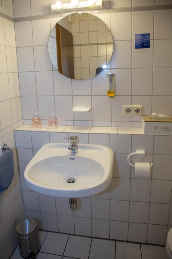 Hotel Weinhaus Kurtrierer Hof à Leiwen Extérieur photo