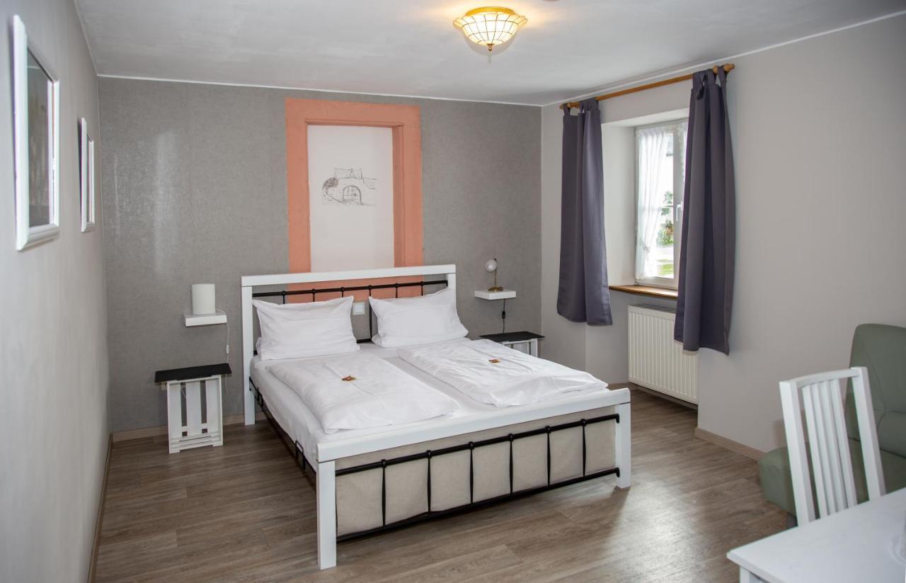 Hotel Weinhaus Kurtrierer Hof à Leiwen Extérieur photo