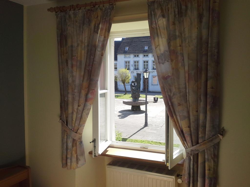 Hotel Weinhaus Kurtrierer Hof à Leiwen Extérieur photo