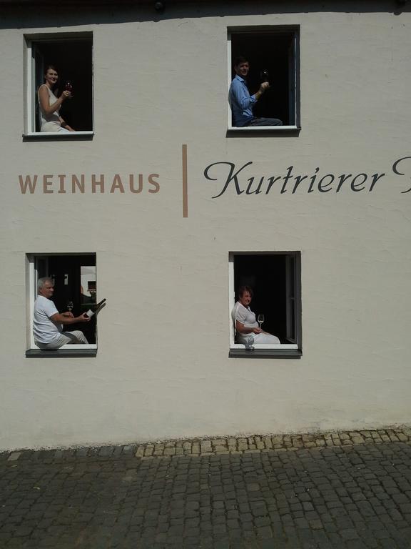 Hotel Weinhaus Kurtrierer Hof à Leiwen Extérieur photo