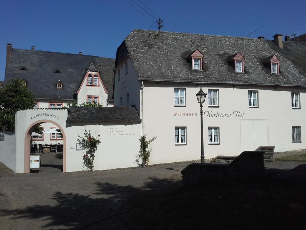Hotel Weinhaus Kurtrierer Hof à Leiwen Extérieur photo